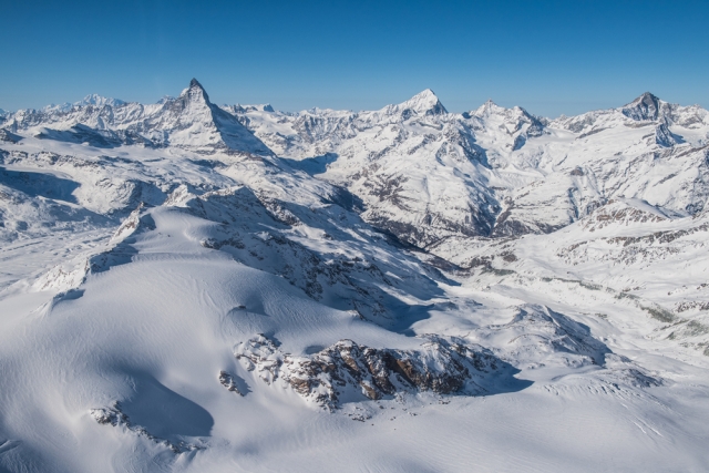 Proposal,Air Zermatt,Heiratsantrag,Gletscher,Glacier,Helicopter,Helikoper,Flight Assistant,Zermatt,Sun,Sonne,Matterhorn,Photographer,Fotograf