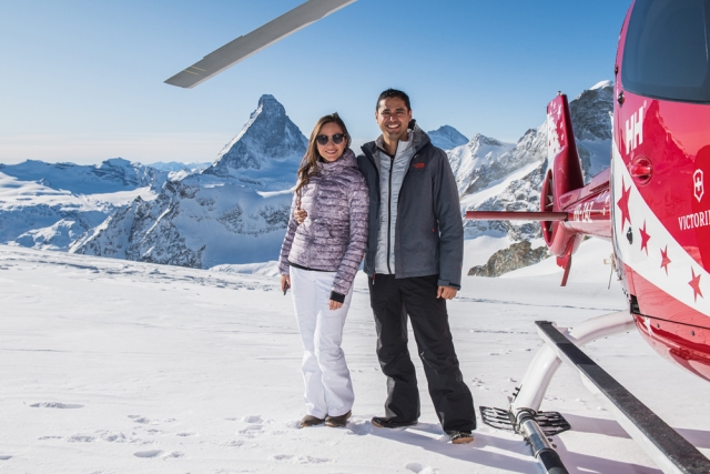 Proposal,Air Zermatt,Heiratsantrag,Gletscher,Glacier,Helicopter,Helikoper,Flight Assistant,Zermatt,Sun,Sonne,Matterhorn,Photographer,Fotograf