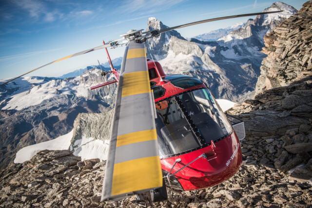 Air Zermatt,AS.350B3e,EC-130 T2,Ecureuil,Flughelfer,Flight Assistant,Photographer,Fotograf,Filmer,Film Shooting,Photoshooting,Fotoshooting,Berge,Mountains,Alpen,Matterhorn,Surise,Sunset,Work,Job