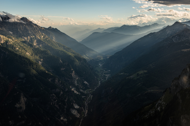 Air Zermatt,AS.350B3e,EC-130 T2,Ecureuil,Flughelfer,Flight Assistant,Photographer,Fotograf,Filmer,Film Shooting,Photoshooting,Fotoshooting,Berge,Mountains,Alpen,Matterhorn,Surise,Sunset,Work,Job