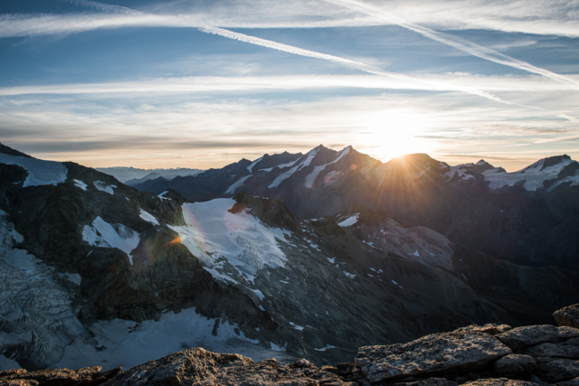 Air Zermatt,AS.350B3e,EC-130 T2,Ecureuil,Flughelfer,Flight Assistant,Photographer,Fotograf,Filmer,Film Shooting,Photoshooting,Fotoshooting,Berge,Mountains,Alpen,Matterhorn,Surise,Sunset,Work,Job