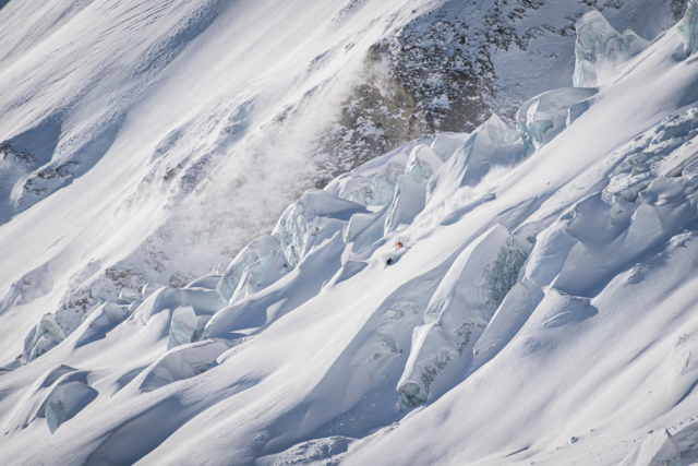 Helicopter,Helikoter,Photoshooting,Photoshooting, Zermatt, Glacier,Freeride,Air Zermatt,Filmshooting,Snow,Powder,Fresh Tracks,Matterhorn,Blue Sky,Sam Anthamatten, Victor de Le Rue, Nord Face