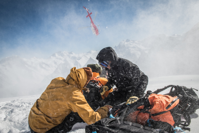 Helicopter,Helikoter,Photoshooting,Photoshooting, Zermatt, Glacier,Freeride,Air Zermatt,Filmshooting,Snow,Powder,Fresh Tracks,Matterhorn,Blue Sky,Sam Anthamatten, Victor de Le Rue, Nord Face