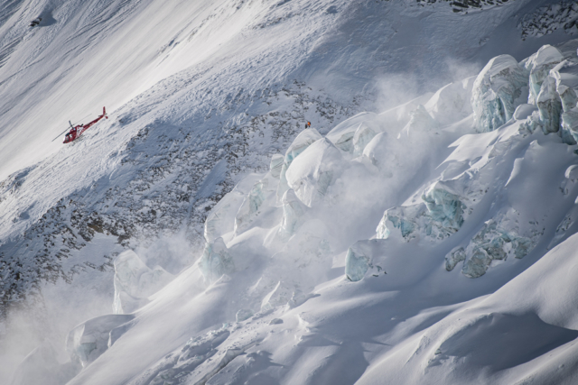 Helicopter,Helikoter,Photoshooting,Photoshooting, Zermatt, Glacier,Freeride,Air Zermatt,Filmshooting,Snow,Powder,Fresh Tracks,Matterhorn,Blue Sky,Sam Anthamatten, Victor de Le Rue, Nord Face