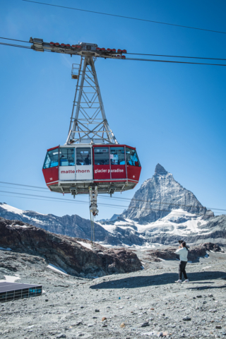 Filmshooting,Making of,Zermatt Bergbahnen,Bungee,Stunt,Photographer,Fotograf,Service, Production Company,Matterhorn,celebrity,Stefanie Gisinger,Pro 7,Duell um die Welt,