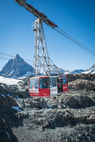 Filmshooting,Making of,Zermatt Bergbahnen,Bungee,Stunt,Photographer,Fotograf,Service, Production Company,Matterhorn,celebrity,Stefanie Gisinger,Pro 7,Duell um die Welt,