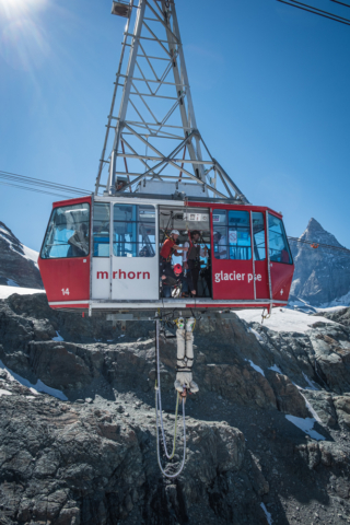 Filmshooting,Making of,Zermatt Bergbahnen,Bungee,Stunt,Photographer,Fotograf,Service, Production Company,Matterhorn,celebrity,Stefanie Gisinger,Pro 7,Duell um die Welt,