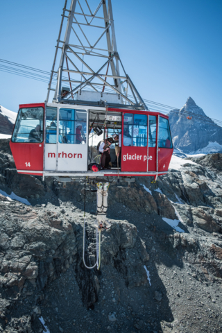 Filmshooting,Making of,Zermatt Bergbahnen,Bungee,Stunt,Photographer,Fotograf,Service, Production Company,Matterhorn,celebrity,Stefanie Gisinger,Pro 7,Duell um die Welt,