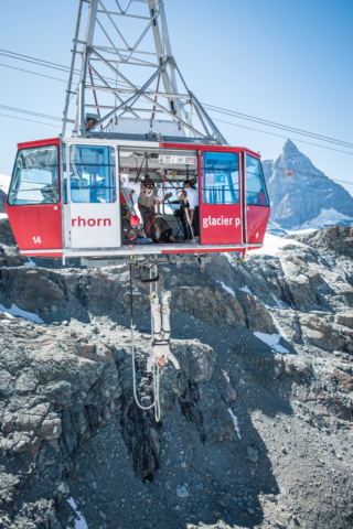 Filmshooting,Making of,Zermatt Bergbahnen,Bungee,Stunt,Photographer,Fotograf,Service, Production Company,Matterhorn,celebrity,Stefanie Gisinger,Pro 7,Duell um die Welt,