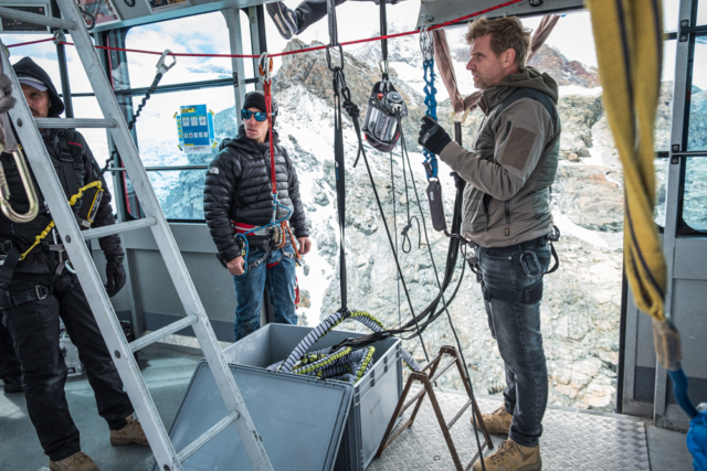 Filmshooting,Making of,Zermatt Bergbahnen,Bungee,Stunt,Photographer,Fotograf,Service, Production Company,Matterhorn,celebrity,Stefanie Gisinger,Pro 7,Duell um die Welt,